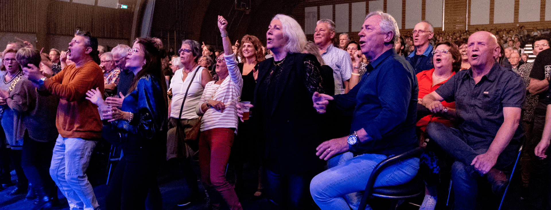 Publiek zingt lekker mee tijdens promconcert